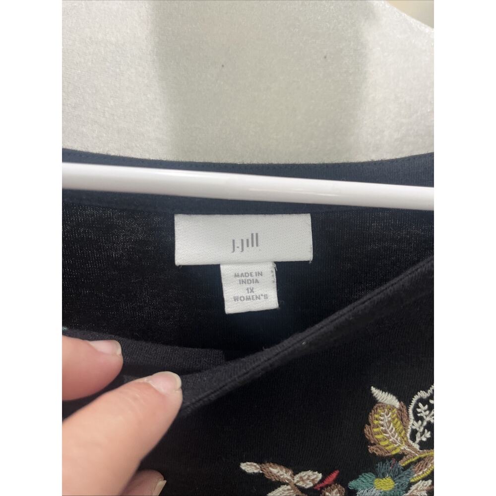 J Jill Size 1X Black Embroidered 3/4 Sleeve Top Shirt Flowers Floral 2 Sided - Picture 3 of 10